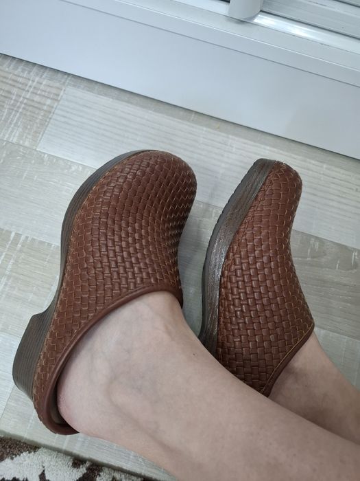 Продаю обувь сабо