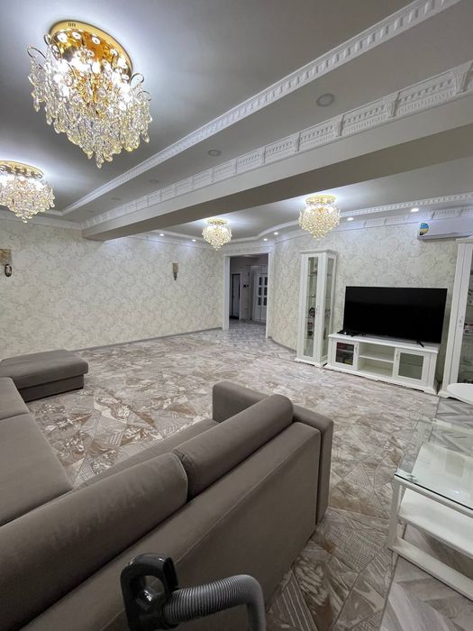 Узбекистанская 115м2; 3-ком кв;2-эт продаётся квартира