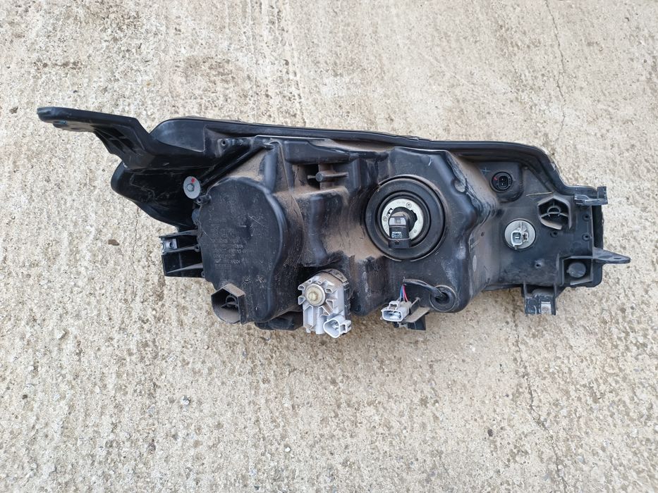 Фар за Сузуки Витара 2019 син ляв