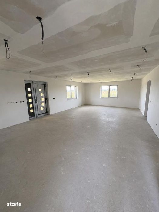 Casa individuala, 120 mp utili, teren 700 mp, 3 dormitoare, zona Recea