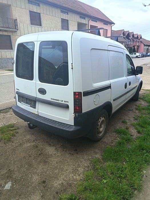 Vând Opel Combo 1.7