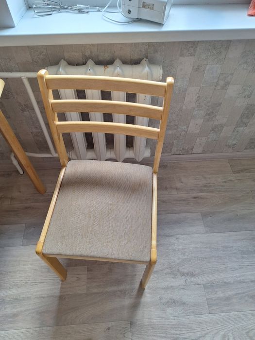 Продам  стол кухонный