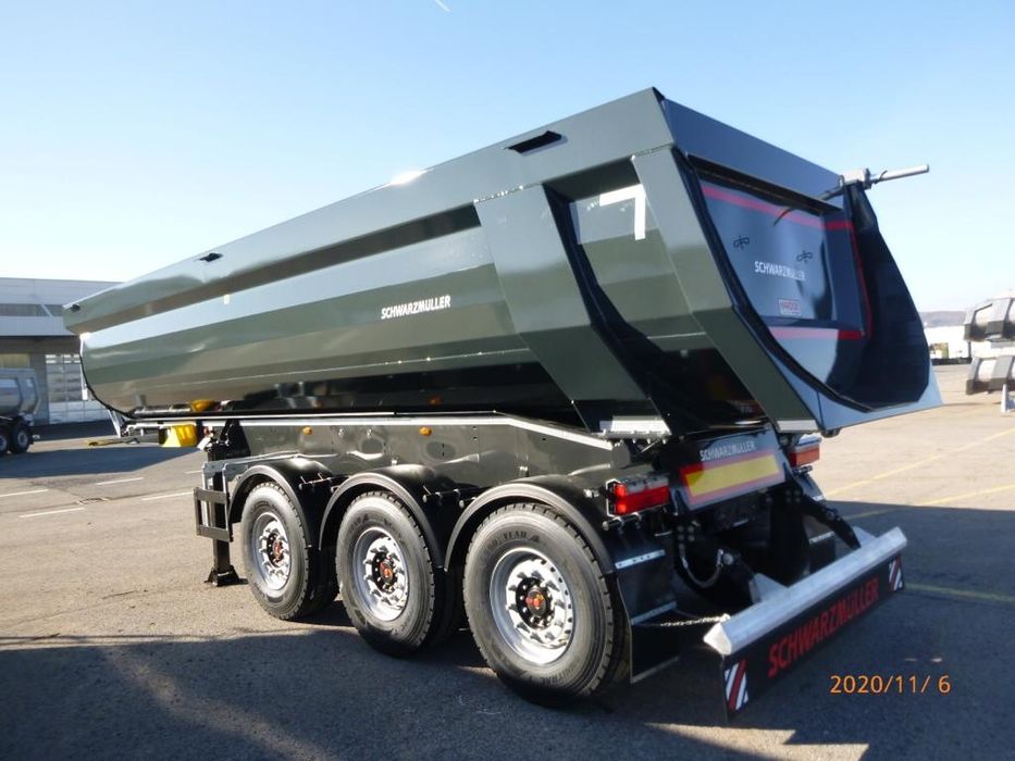 1 Captractoare și 3 semiremorci