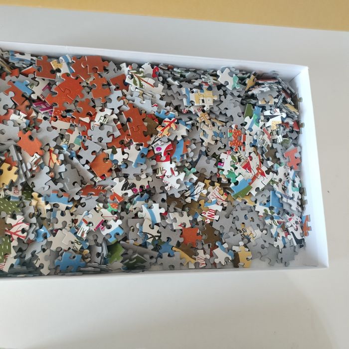 Vând puzzle 1000 de piese cu harta Romaniei
