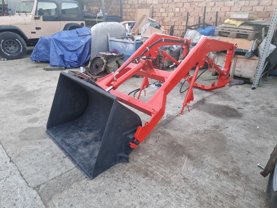 Incarcator frontal pentru tractor U650