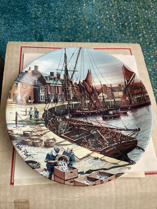 Колекционерски порцеланови чинии