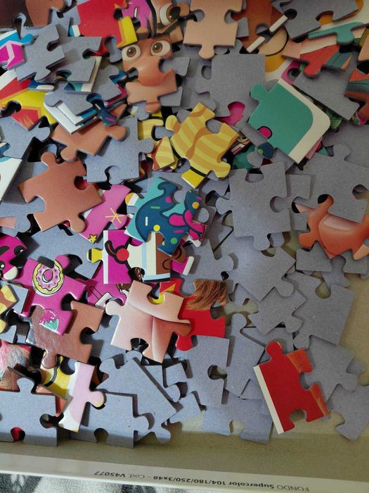 Пъзели 1000, 220, 180 и 160 парчета