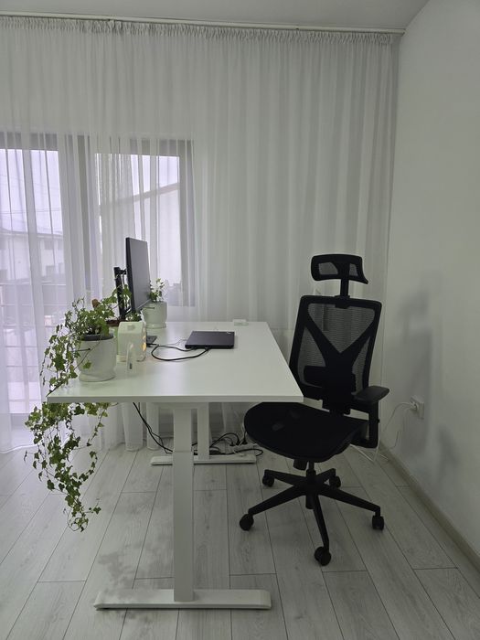Birou electric Ikea 140×80  + scaun