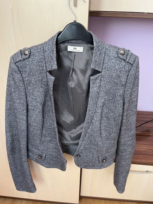 Елегантни дамски сака