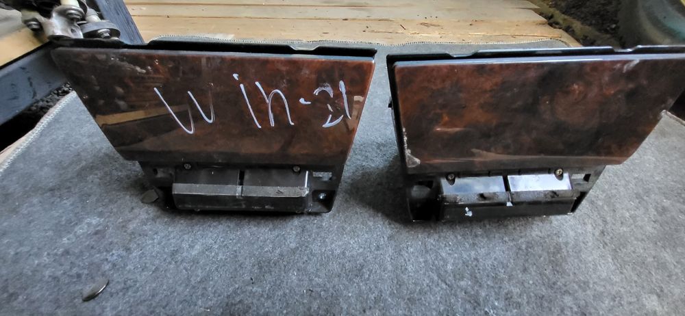 Пепельница Toyota Mark II/2