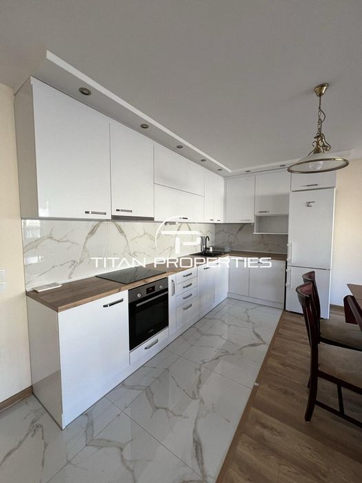 Продава се Тристаен апартамент в Варна, Център - 150 кв.м за 4394 €/кв.м - Снимка #2