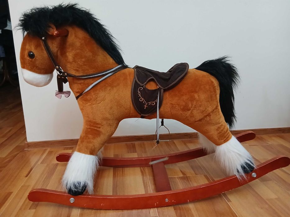 Лошадка-качалка детская