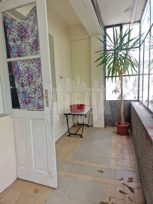 Продава се Етаж от къща в Варна, Окръжна болница - 162 кв.м за 1717 €/кв.м - Снимка #7