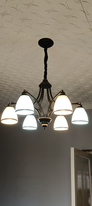 Продаются люстры