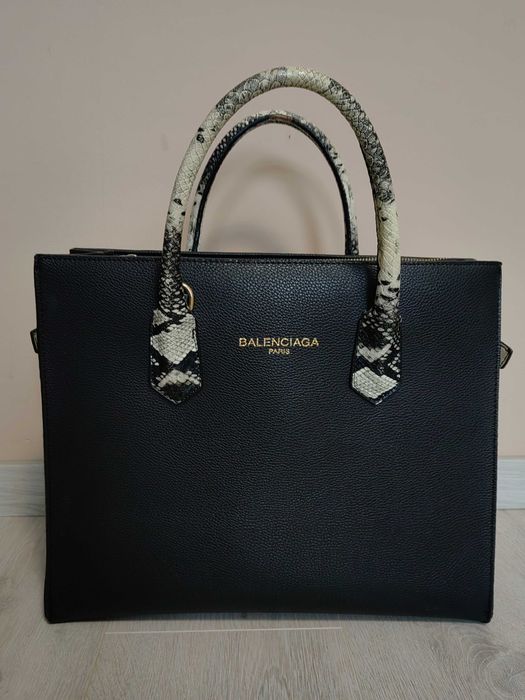 Дамски чанти Guess,Stradivarius,Balenciaga