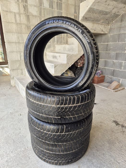 Cauciucuri iarna 215/45 R16