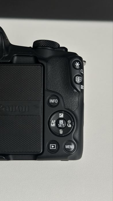 Продам Canon R50