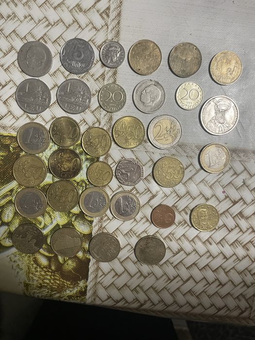 Monezi vechi și străine