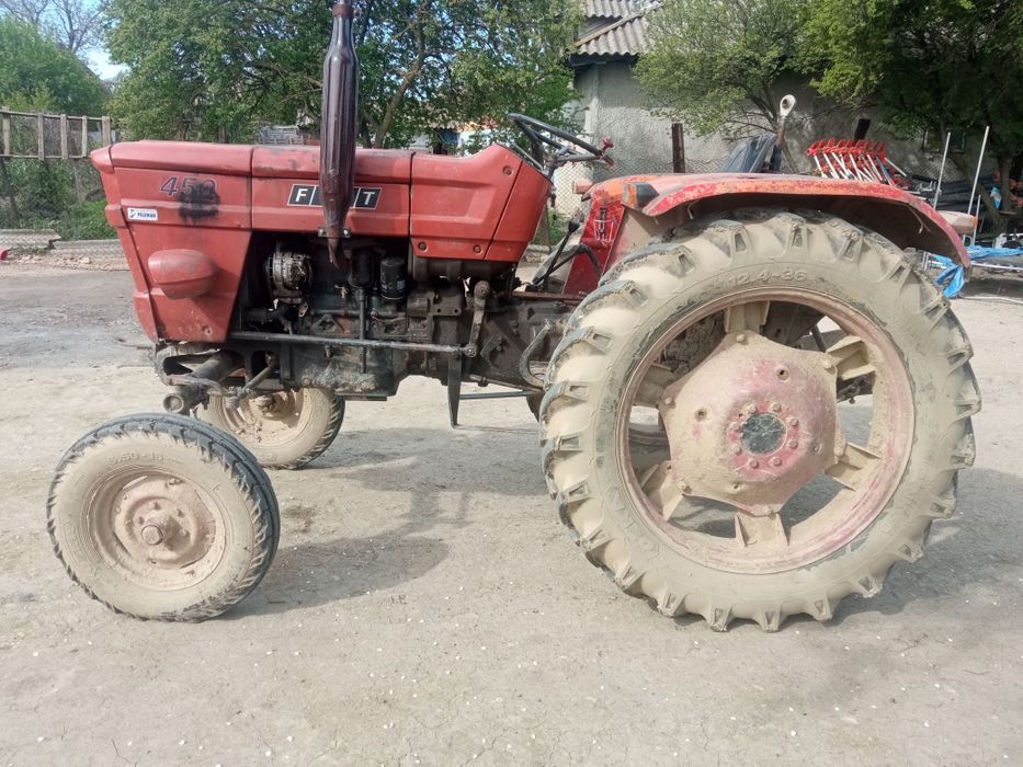 Vând tractor fiat 445