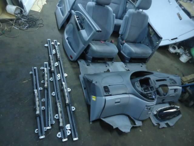 Toyota Estima 2001 сиденья салон разбор