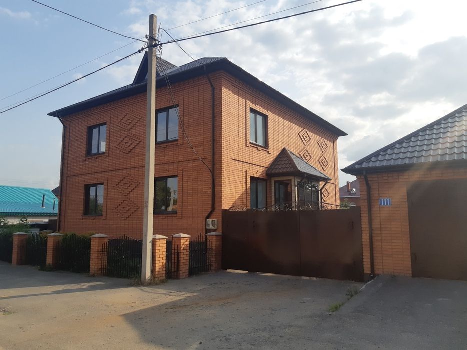 Продам коттедж. Район горпарка.