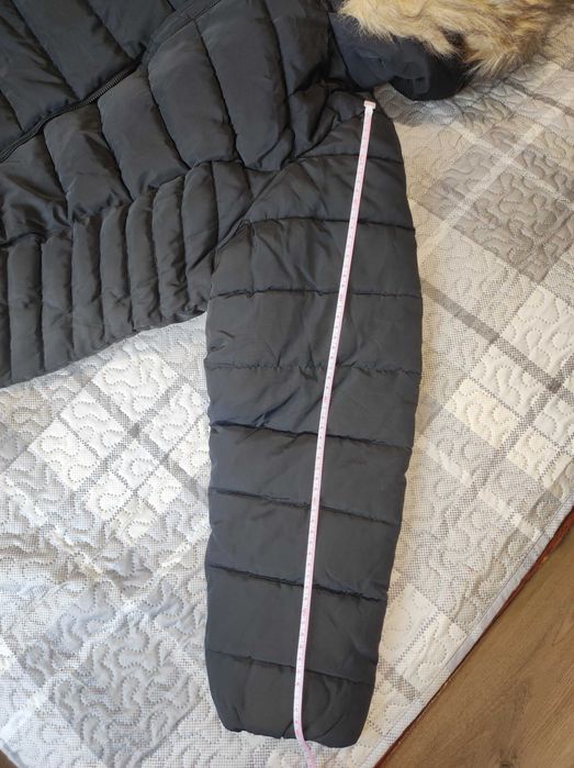 Чисто ново черно зимно яке LC WAIKIKI