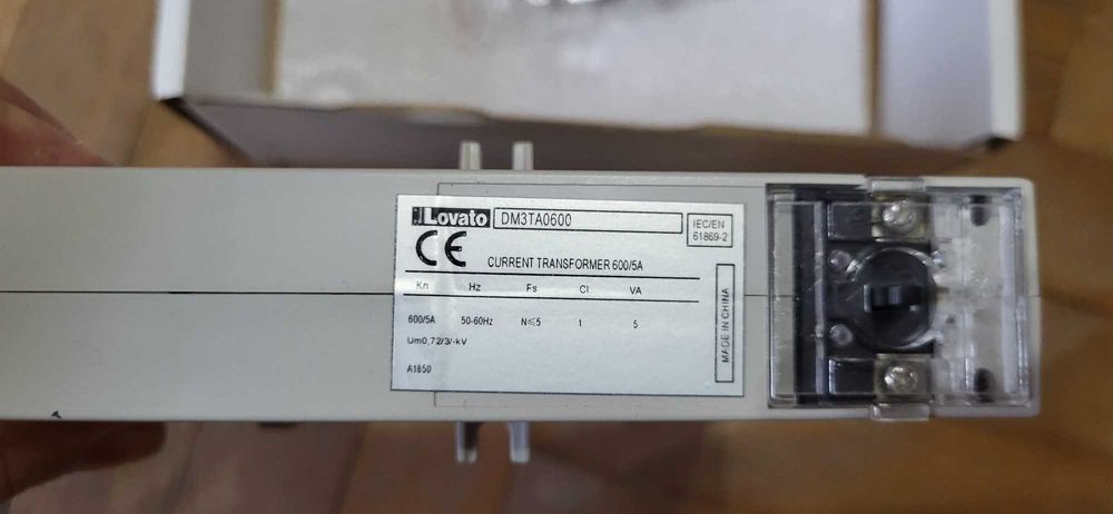 Transformator de curent Lovato DM3TA 600 – nou, nefolosit