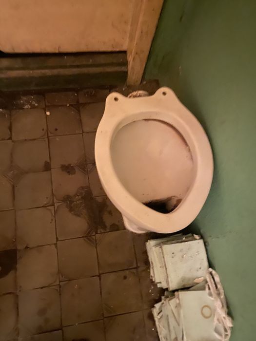 Продам унитаз без бочка