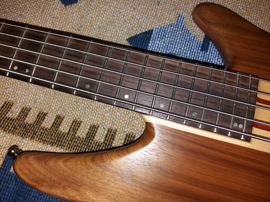 Продаётся бас-гитара Ibanez SR-1005 Prestige.