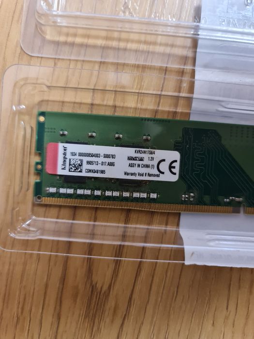 Kingston 8GB(2х4) DDR4 2400MHz RAM памет за компютър.