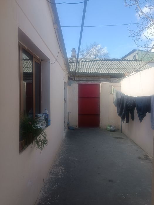 Продам дом в общем дворе