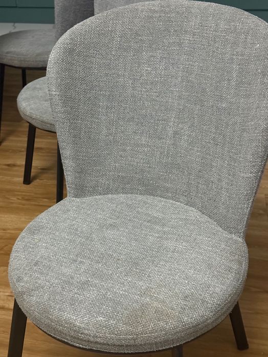 Стулья серые с металлическими ножками