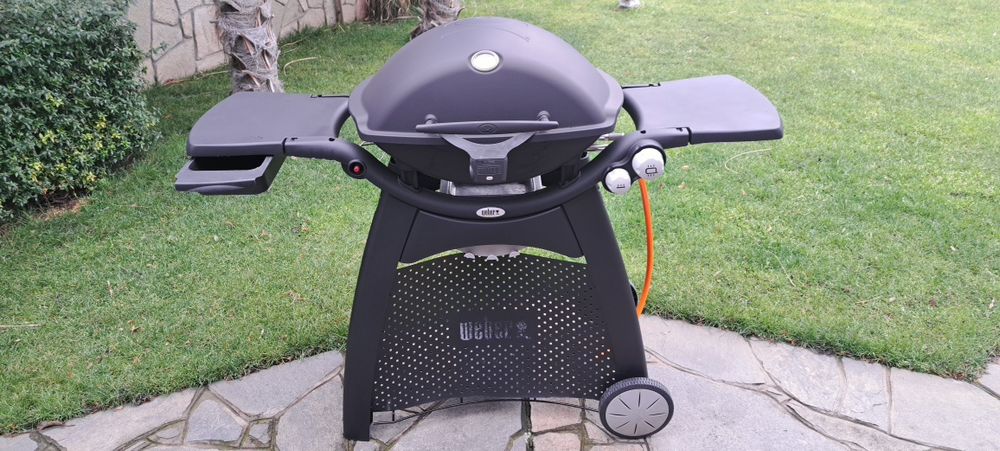 Газово барбекю Weber Q320 с чисто нови скари и горелки0