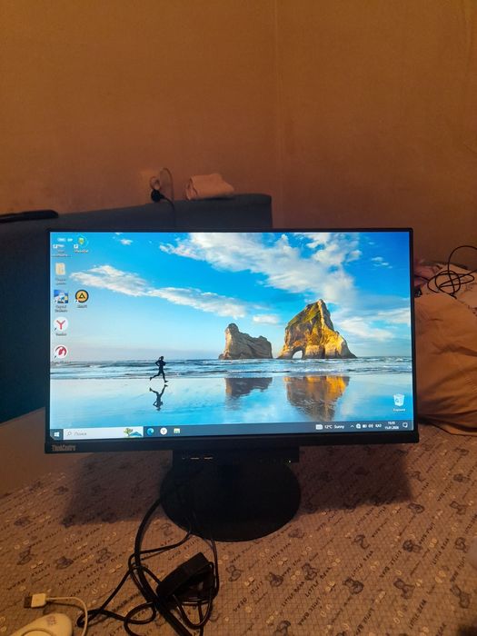 Монитор Lenovo 24