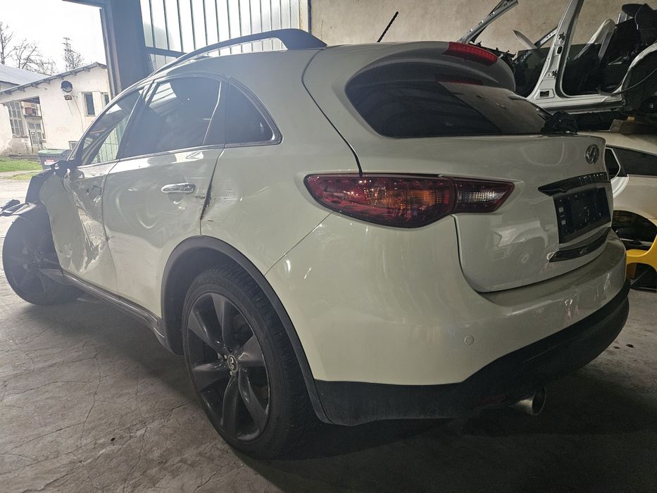 Infiniti QX70s 3.0d 2015г На части