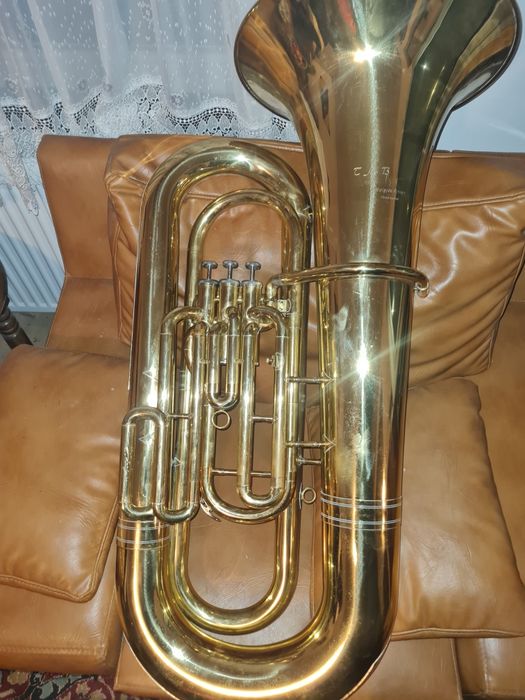 Vând tuba sib producție germana