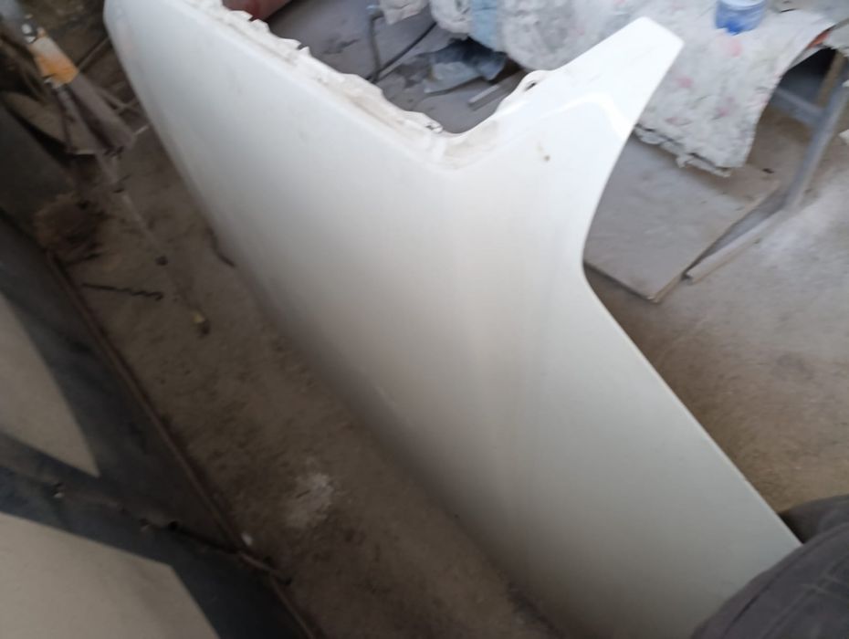 Капот на Тойота 4Runner. Оригинал