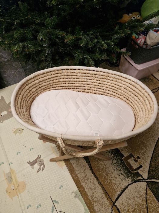 Cos bebeluși impletit manual/pat bebelusi