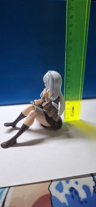 Аниме девушка,фигурка