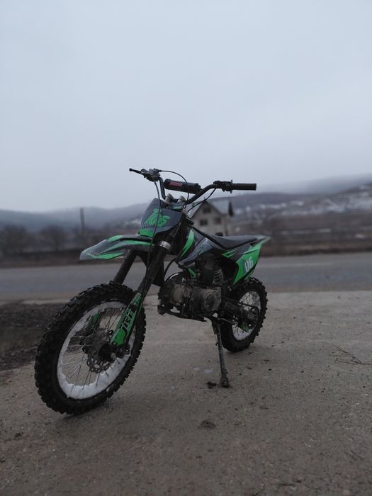 Se vinde cross jrh 125 cc