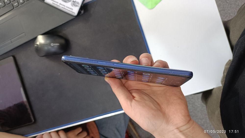 A 21S telefoni Sotiladi galishikli