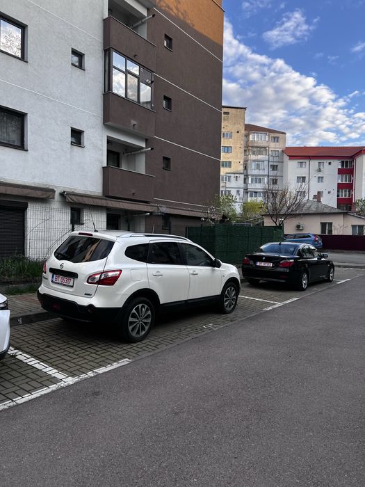 Locuri de parcare private zona Mall Strada Izvoarelor Nr.2