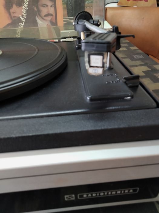 Продам проигрыватель винила радиотехника