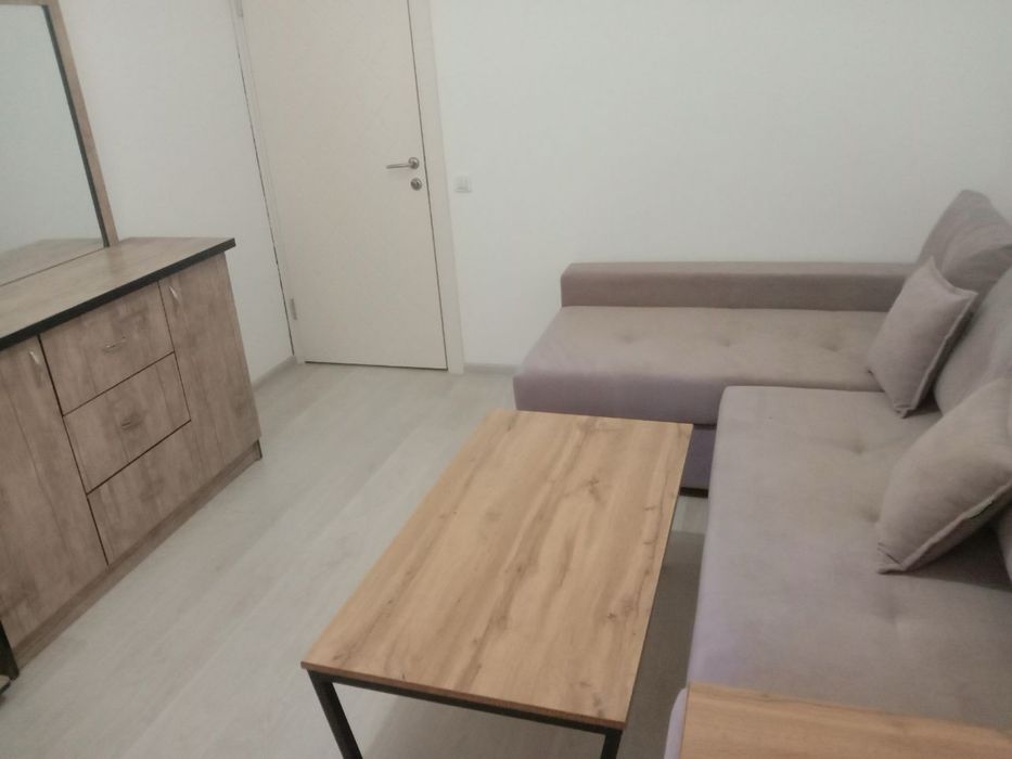 Продается новый диван с журнальным столиком