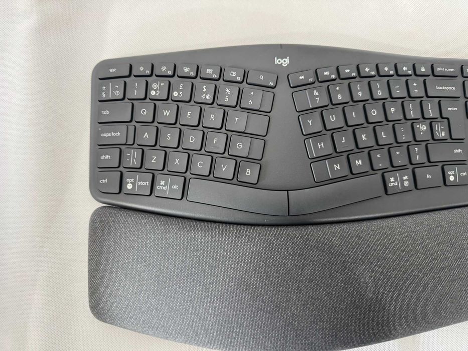 Kлавиатура Logitech ERGO K860