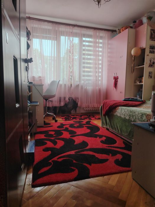 Apartament cu patru camere