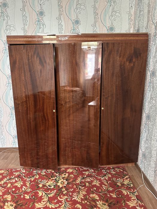 Отдам даром шкаф