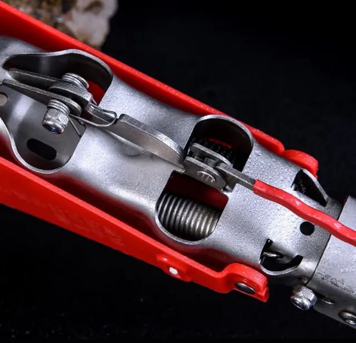 Автоматична самозасичаща  стойка за риболов с две пружини