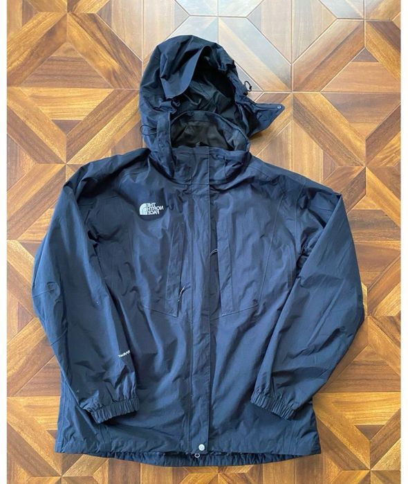 Продавам The North Face ветровка