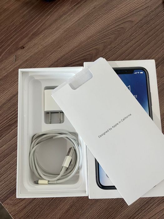 продам айфон х,на 256гб